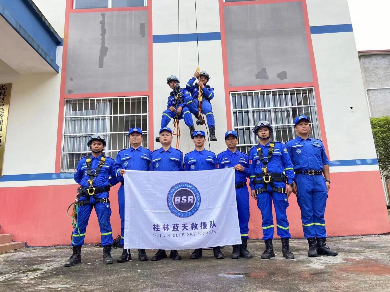 3998398b2b0abd4b1718e02ec17e472