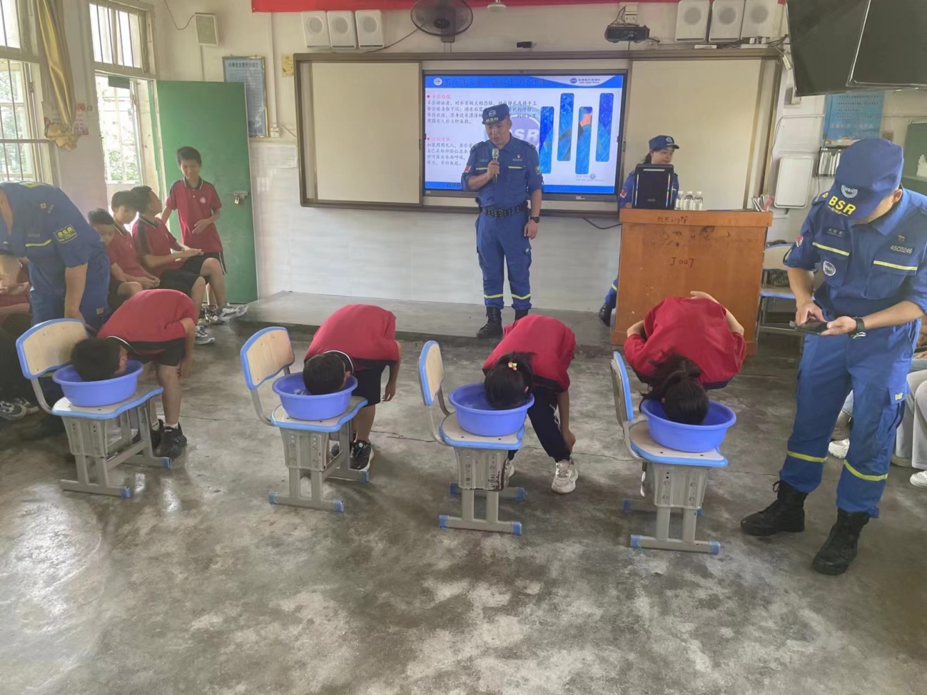 68307d2d09713992d28a4c451a72756